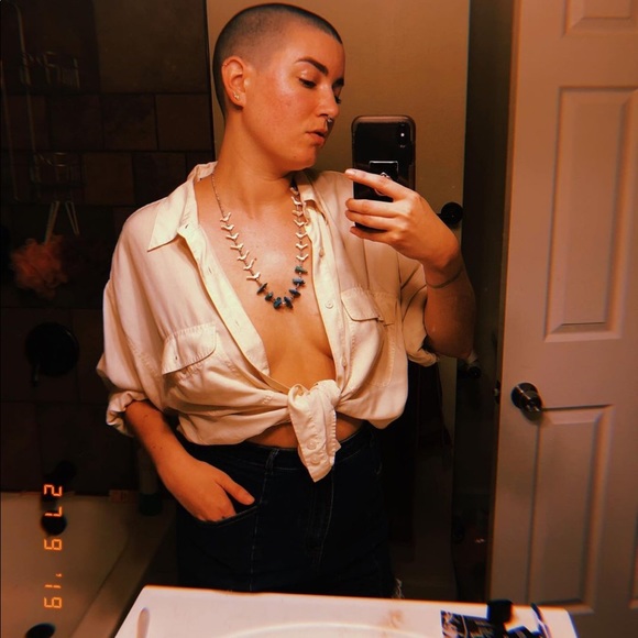 Meet your Posher, Aden - Picture 1 of 1